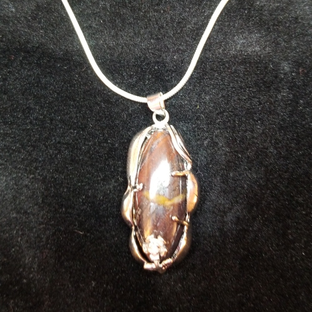 Necklace - Picture 1 of 3